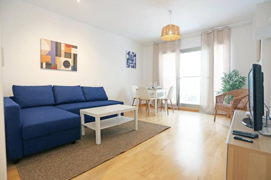 Casa Fenicia - Cosy Apartment With Free Private Parking Malaga Bagian luar foto