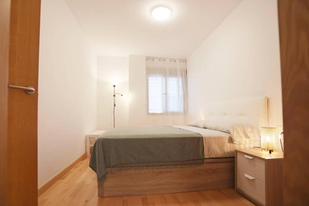Casa Fenicia - Cosy Apartment With Free Private Parking Malaga Bagian luar foto