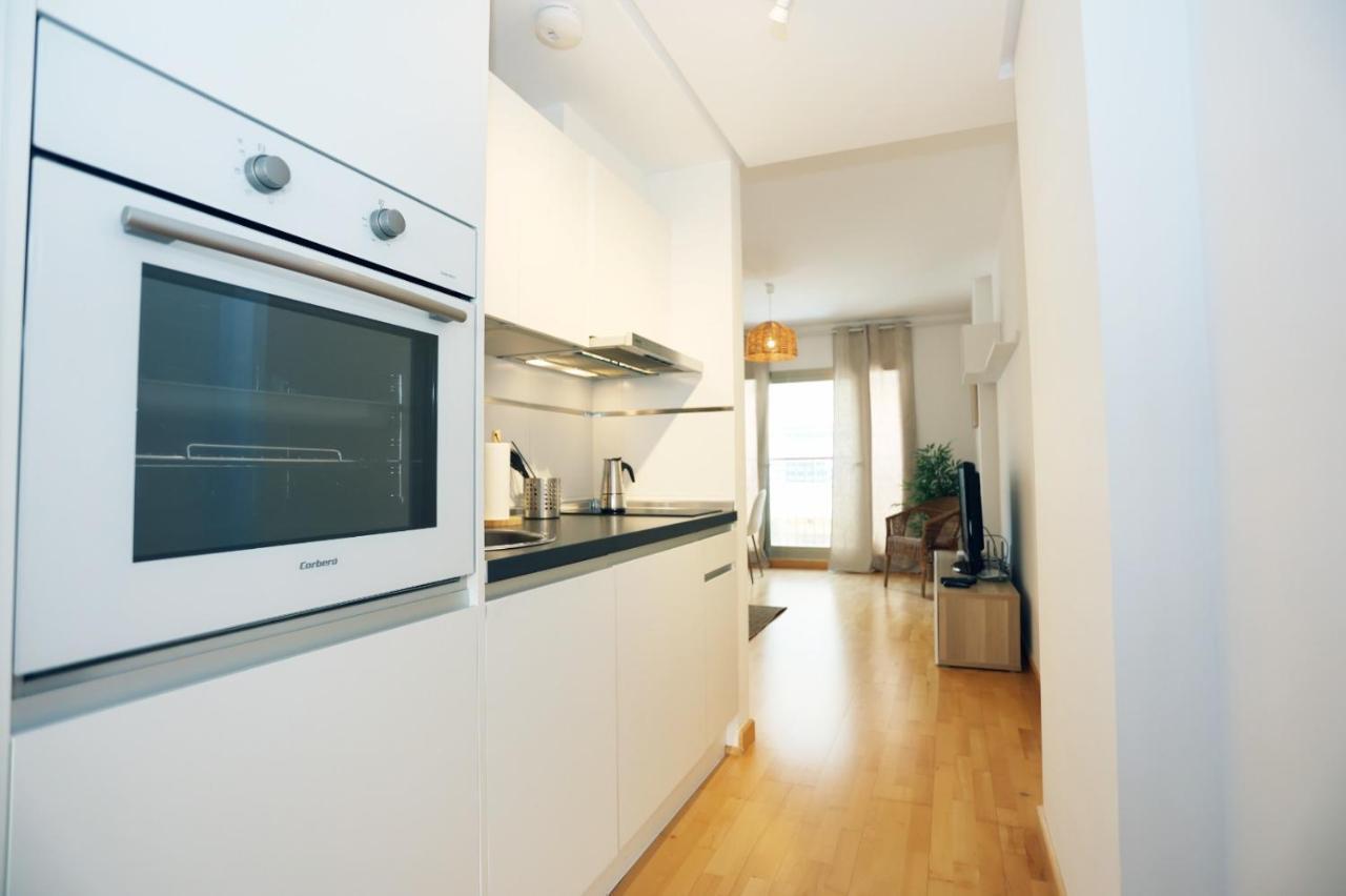 Casa Fenicia - Cosy Apartment With Free Private Parking Malaga Bagian luar foto