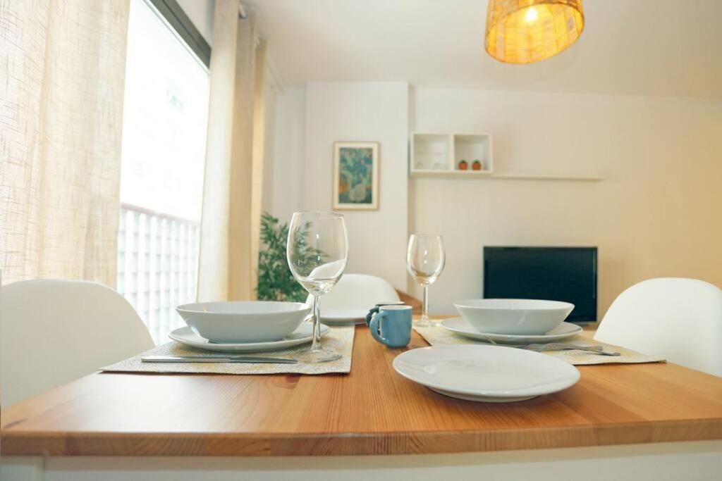 Casa Fenicia - Cosy Apartment With Free Private Parking Malaga Bagian luar foto